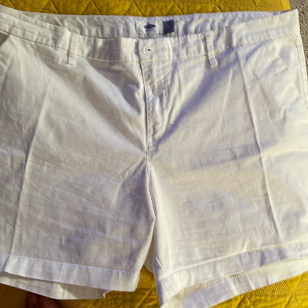 Old Navy white shorts